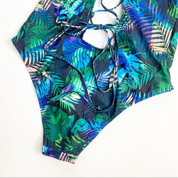 Avva Sport One Piece Swimsuit - Picture 3 of 12